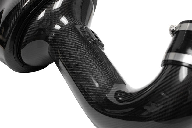 Corsa Chevrolet Corvette C7 Z06 2015-2019 carbon fiber cold air intake with DryTech filter installed in engine bay