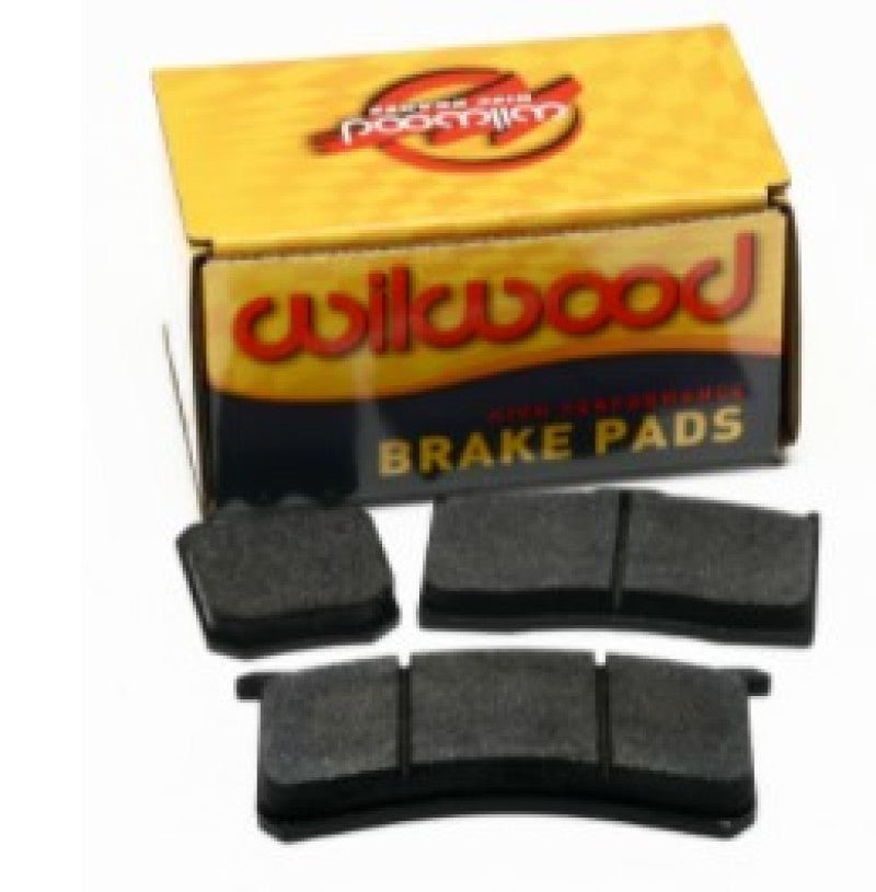 Wilwood BP-10 6712 Dynapro performance brake pads set, shown with black friction material and metal backing for automotive braking.