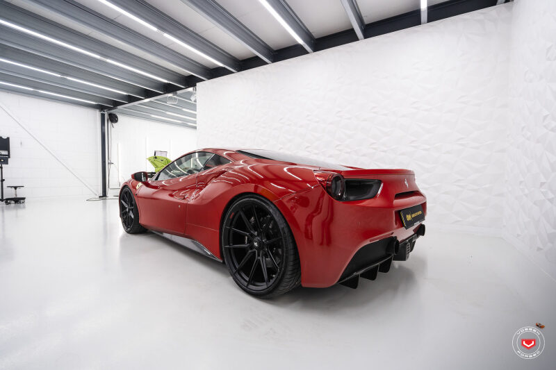 Vossen NF10 21-inch forged wheels in gloss black for Ferrari 488 and F8, front wheel with 5x114.3 bolt pattern and ET35 offset
