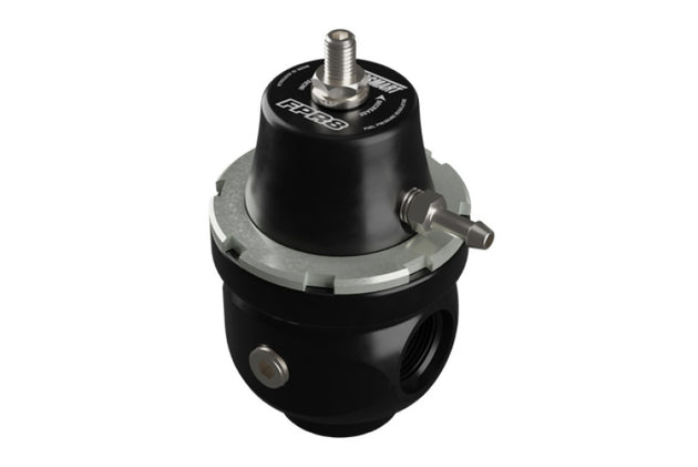 Turbosmart FPR8 fuel pressure regulator in black, suitable for -8AN fuel systems, with metallic body and adjustment knob.