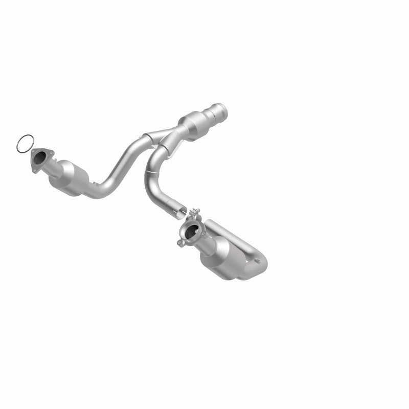 MagnaFlow direct fit catalytic converter for 2015 GMC Yukon XL V8 6.2L, showing the metal structure and inlet/outlet pipes.