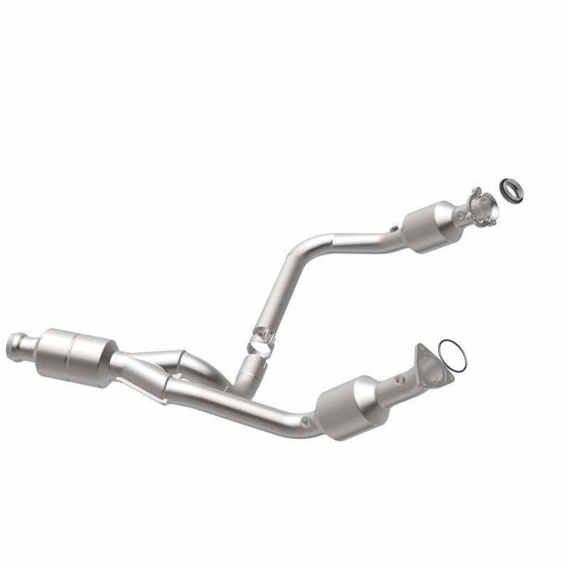 MagnaFlow catalytic converter direct fit for 2014-2016 GMC Sierra 1500 V6 4.3L engine, showing the metal pipe and exhaust components.