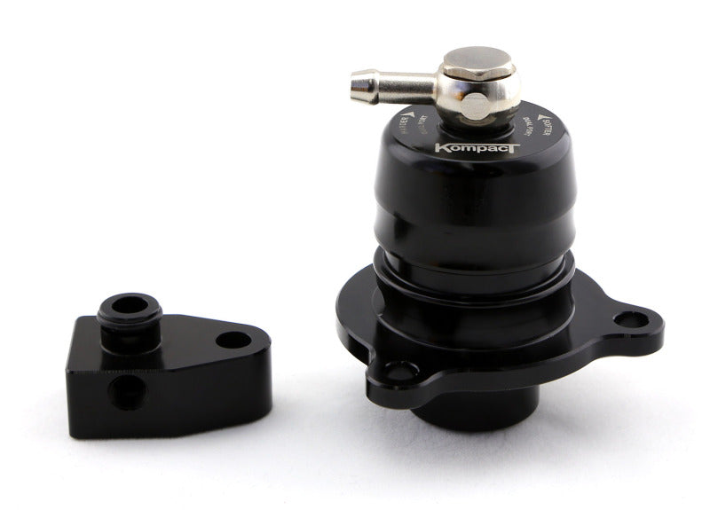 Turbosmart BOV Kompact Shortie Dual Port blow off valve installed on a Renault Clio RS engine bay.