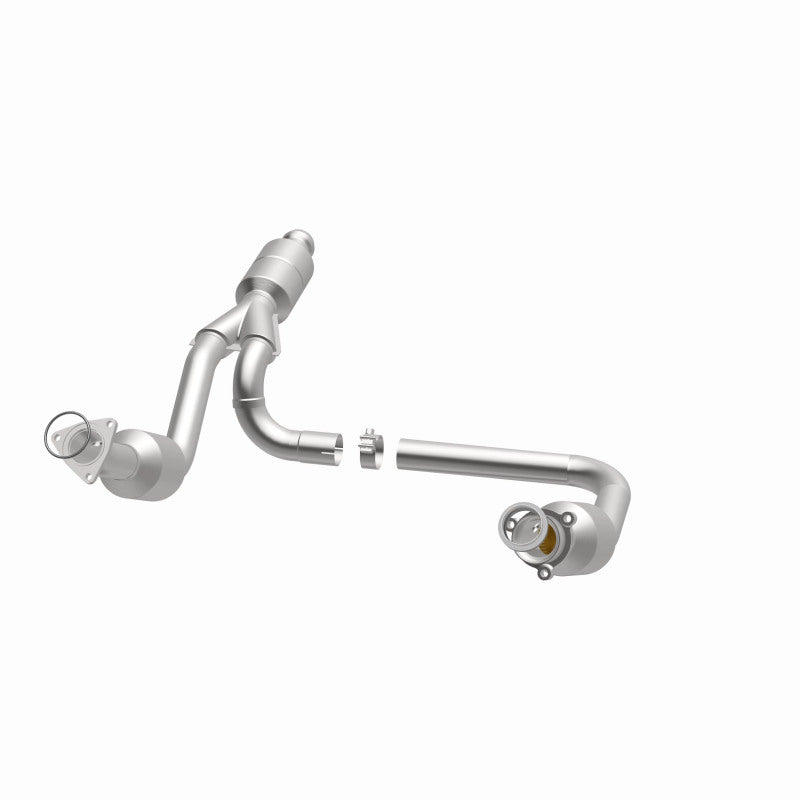 MagnaFlow catalytic converter direct fit for 2014-2016 GMC Sierra 1500 V6 4.3L engine, showing the converter's metal body and inlet/outlet pipes.