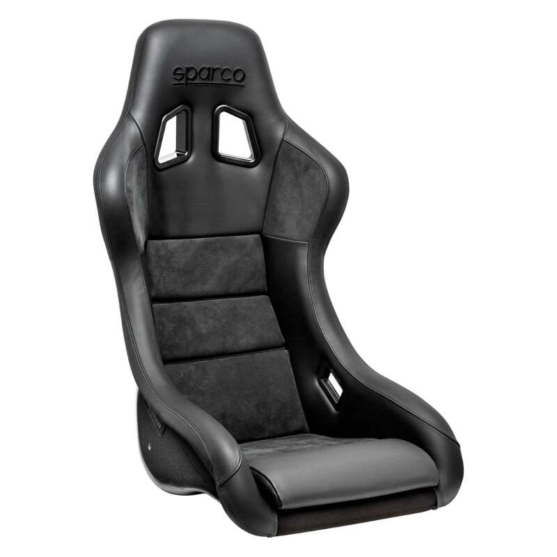 Sparco QRT-C race seat with carbon fiber black and black upholstery, designed for high-performance racing vehicles.