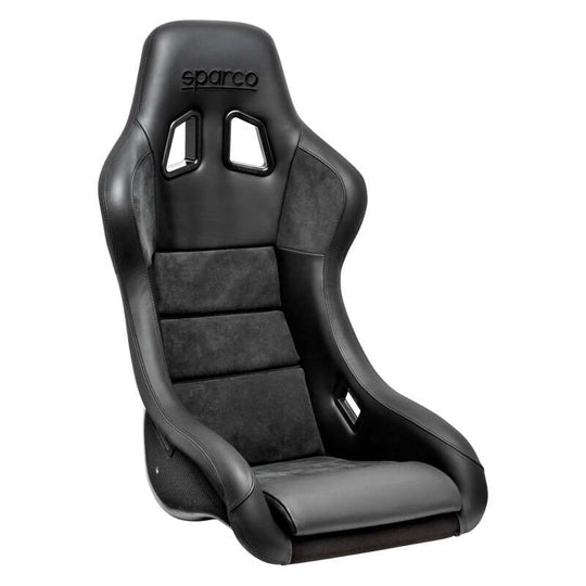 Sparco QRT-C race seat with carbon fiber black and black upholstery, designed for high-performance racing vehicles.