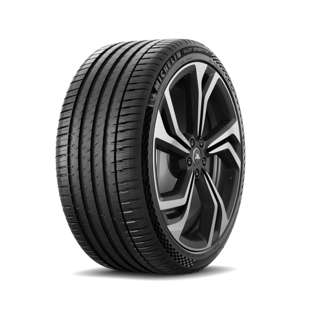 Michelin Pilot Sport 4 SUV 315/35R22 111Y XL tire for on-road use, showing tread pattern and sidewall details.