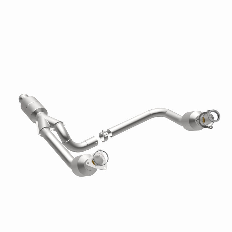 MagnaFlow catalytic converter direct fit for 2014-2016 GMC Sierra 1500 V6 4.3L engine showing the metal component and mounting points