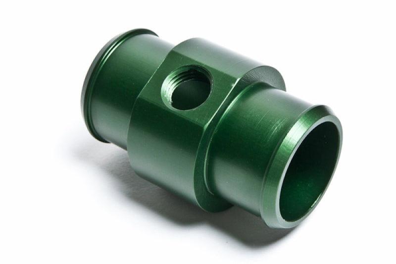 Radium Engineering green hose barb adapter for 1-1/4 inch ID hose with 1/4NPT port, fitting close-up image.