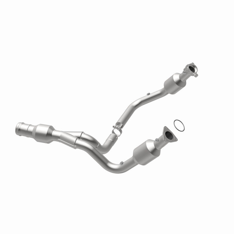 MagnaFlow direct fit catalytic converter for 2015 GMC Yukon XL V8 6.2L engine, showing the metallic converter with inlet and outlet pipes.