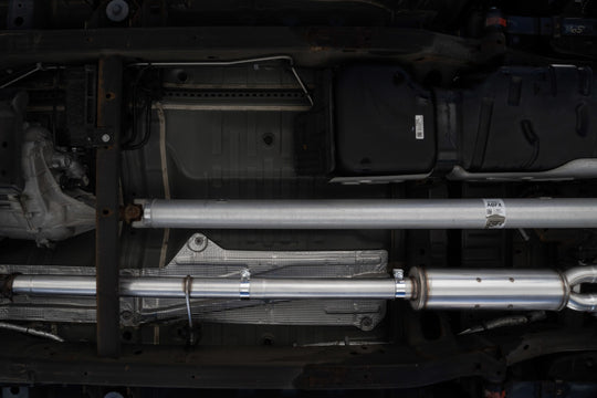 MBRP catback exhaust system for 2019-2021 Chevrolet Silverado 1500 5.3L with 3-inch pipe and carbon fiber tips, T304 stainless steel.