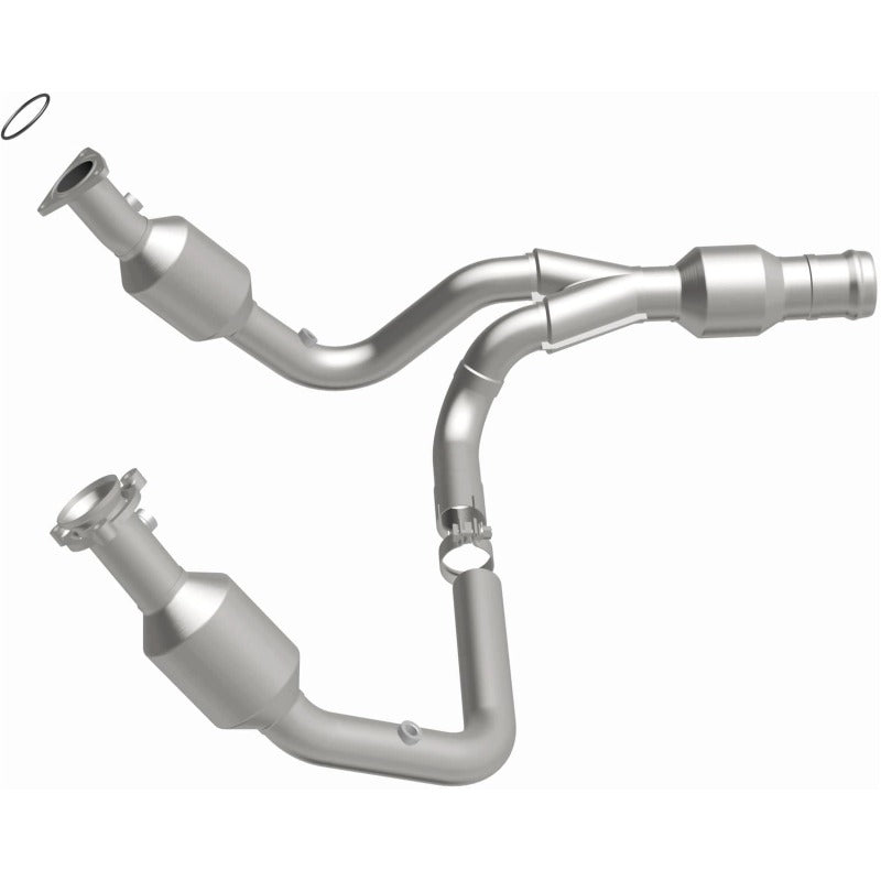MagnaFlow direct fit catalytic converter for 2015 GMC Yukon XL V8 6.2L engine, showing the metallic converter with inlet and outlet pipes.