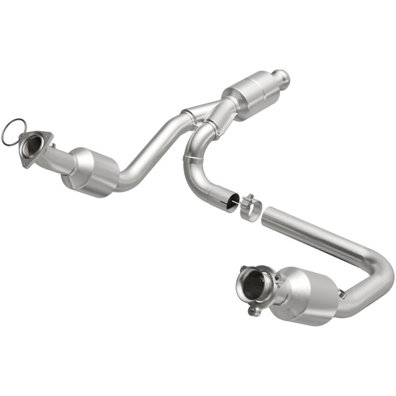 MagnaFlow Catalytic Converter Direct Fit for 2014-2016 GMC Sierra 1500 V6 4.3L engine, showing the metallic converter with mounting brackets.