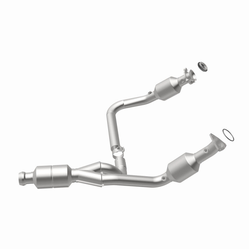 MagnaFlow direct fit catalytic converter for 2014-2016 GMC Sierra 1500 V6 4.3L engine, showing the metallic component and mounting flange.