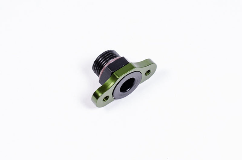 Radium Engineering FPR adapter with 8AN ORB fitting, 11mm bore, 32mm spacing, and M5 connection for fuel pressure regulation.
